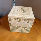 Gift Box w Roses