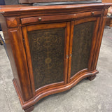 2 Door Sideboard w Pull Out Counter