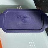 Pyrex Sculpted Baking Dish w/Lid