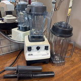 VitaMix Blender w Accessories