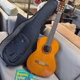 Classical Guitar Yamaha C40 w Case & Training Info