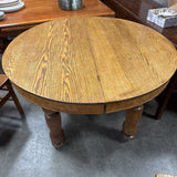 Oak Dining Table w 2-8" and 3-10" Leaves